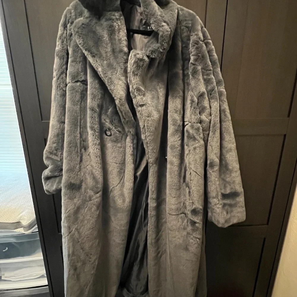 Faux Fur Coat - Picture 2 of 4